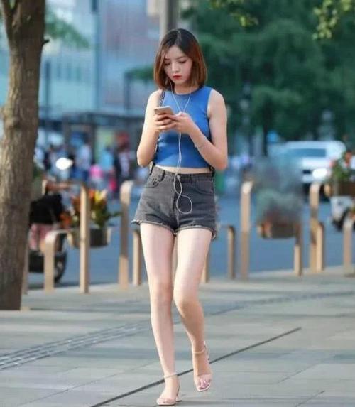 穿得"不正经",却是时尚主流:喜欢你是真的,回不了头也是真的