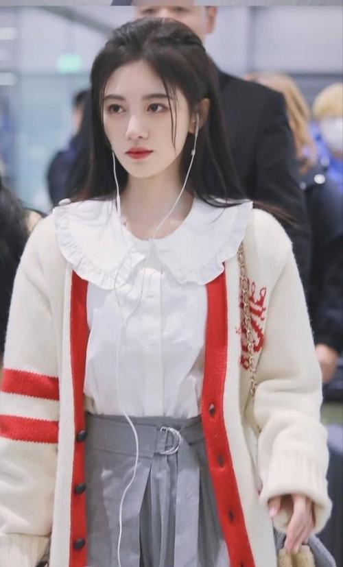 日常想穿爱豆同款?穿对衣服最重要,快学学鞠婧祎的穿搭吧