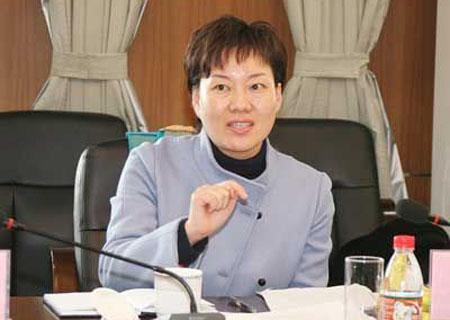 第2位 杭州副市长佟桂莉 魅力指数85 杭州市副市长佟桂莉:喜欢穿设计