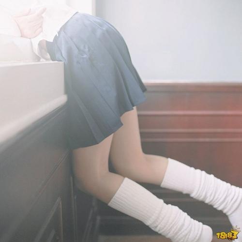 jk制服绝对领域诱惑写真