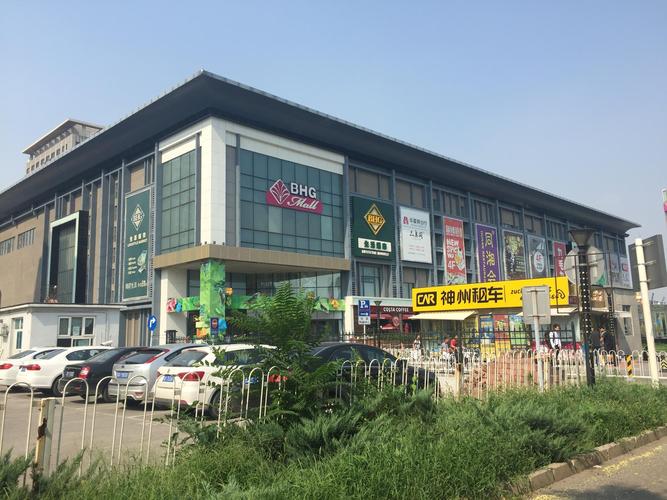 13号线回龙观地铁对面的华联商场但是在这几个充满了行色匆匆上班