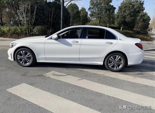 奔驰c200多少价格是多少钱奔驰c2004matic多少钱