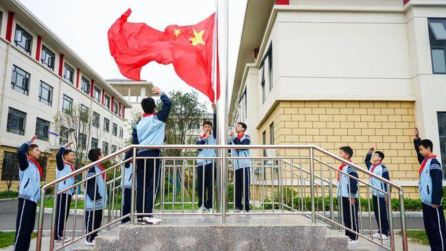 信阳外国语学校第七周主题升旗仪式|少先队|红旗|少先