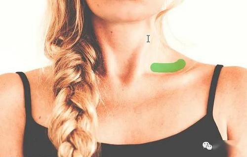 而右侧锁骨上淋巴结肿大,可见于支气管肺癌,食道癌的淋巴结转移.