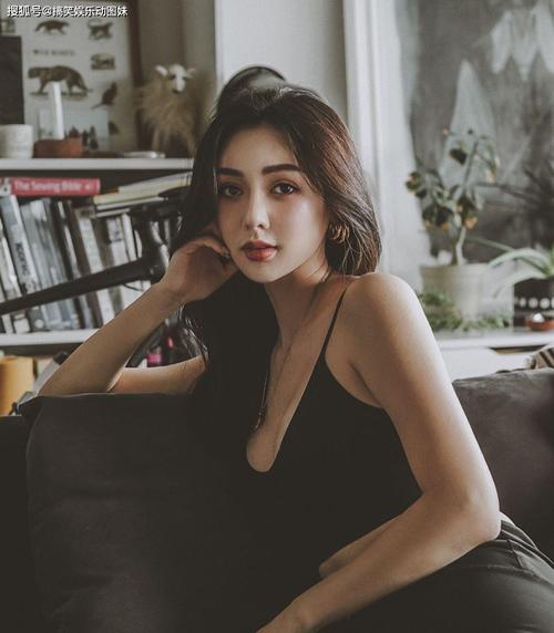 美女图集124:台湾ins美女网红健身模特赵莎莎