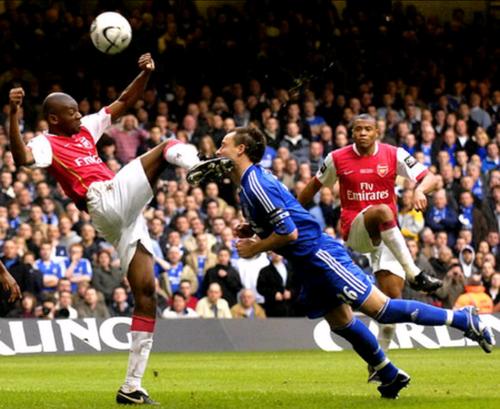 15:24:10          恕我直言,特里为了三喵,切尔西堵枪眼的时候,琼斯