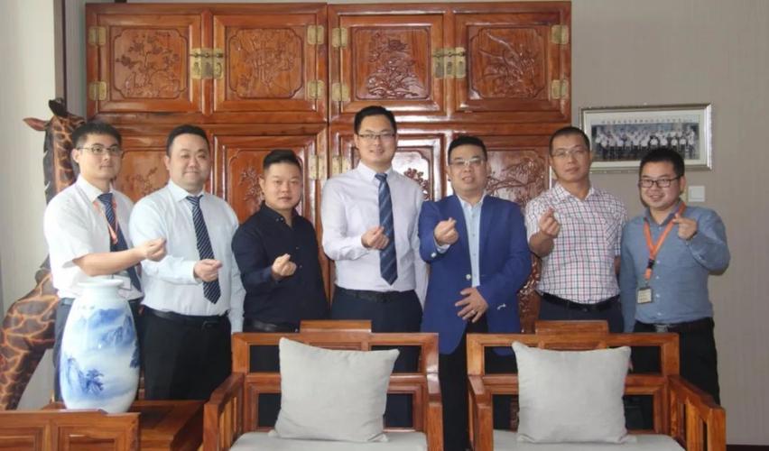 秘书长文锋先生,库斯家具执行董事甘丹曦先生先后抵达华美立家总部