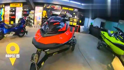 遇见 skidoo 雪地摩托