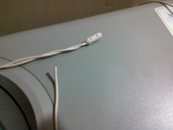 耳机被我扯断了,上面两根线和下面一根线的中间,该怎么修好,自己修的