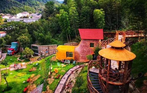 地址:奉化区溪口镇商量岗旅游度假区书吧:迎新写福,美好祝愿,制作