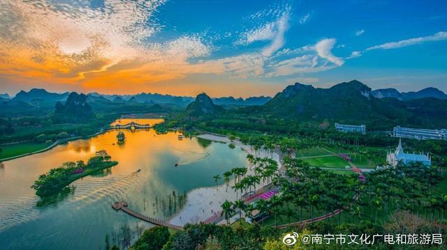 花花大世界景区位于南宁市武鸣区双桥镇,离南宁市区不算远,自驾约40