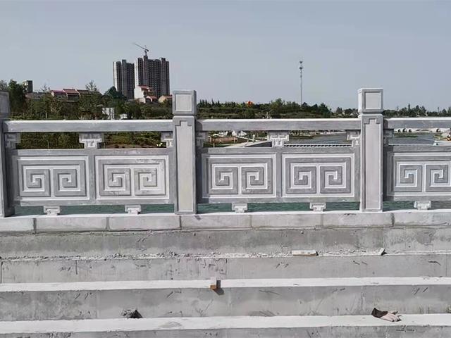 石材栏杆护栏中花岗岩栏杆和汉白玉栏杆的价格优势