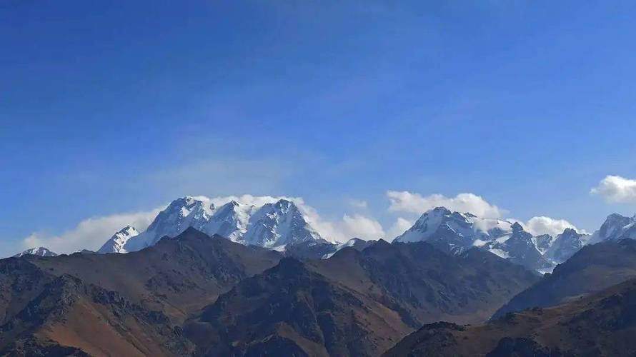 行走新疆4去马牙山看博格达峰