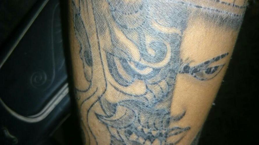 为什么纹身三天后有一层颜色掉了下来