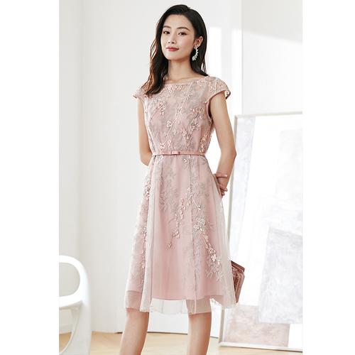 珂莱蒂尔2021夏季新款收腰显瘦绣花短袖中长连衣连衣裙