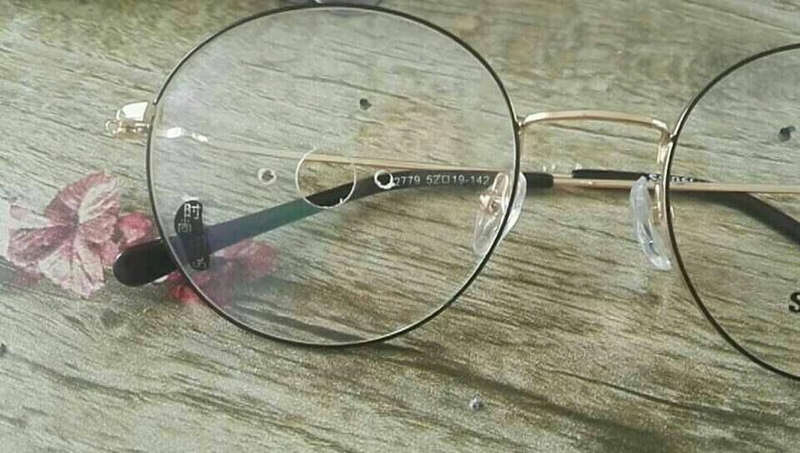 渐近片加工 我点了瞳高 发现上移心10毫米 这正常吗 从来没有做渐近片