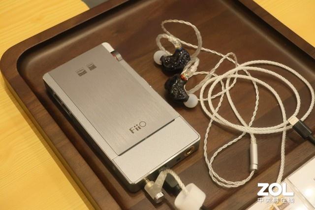 飞傲携m11 pro便携播放器等新品亮相广州音响展