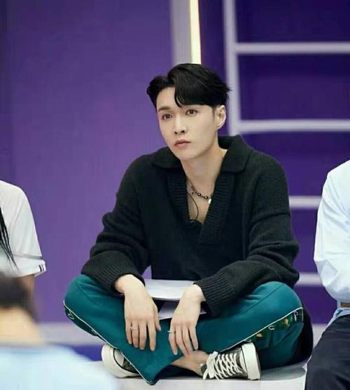 张艺兴穿搭法则教你保持初恋模样的三部曲