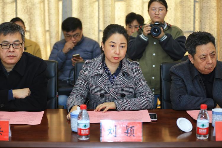 河南省委宣传部宣传处刘颖处长出席仪式