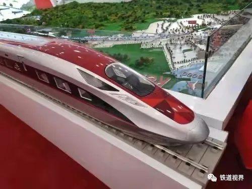 雅万高铁列车采用与中国复兴号相同的车钩,同时拥有机械车钩和电气