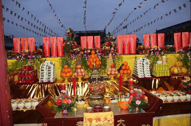 信佛者,供佛像与佛像前的一些供具都代表了什么样的