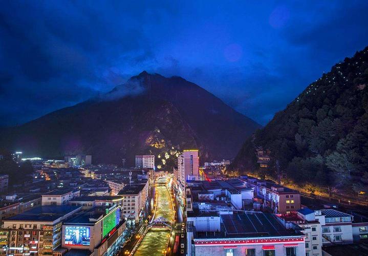 美丽的康定溜溜的城一一夜康定
