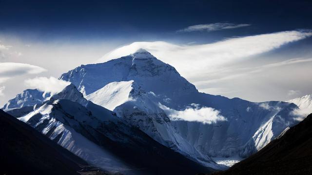 世界第一高峰巍峨宏大气势磅礴群峰林立层峦叠嶂