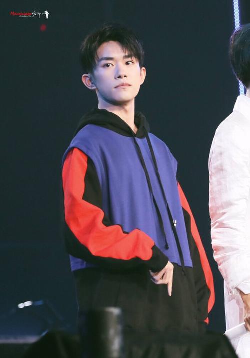 易烊千玺 #tfboys 0921王俊凯十九岁生日会 高清 帅气