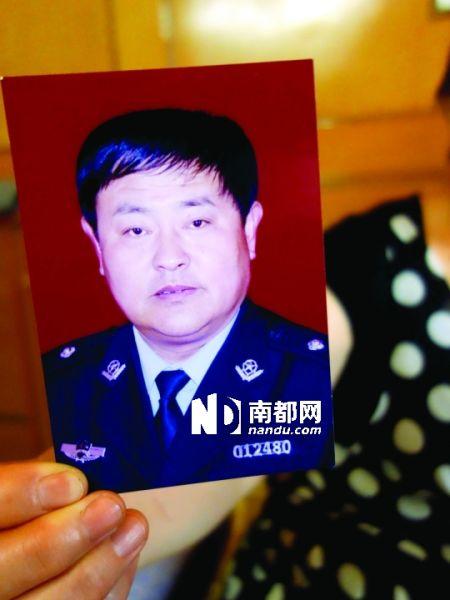 民警参与拆迁被村民碾死 家属讨烈士称号无果