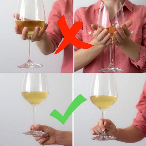 酒杯怎么拿好莱坞的错误示范有何奥秘