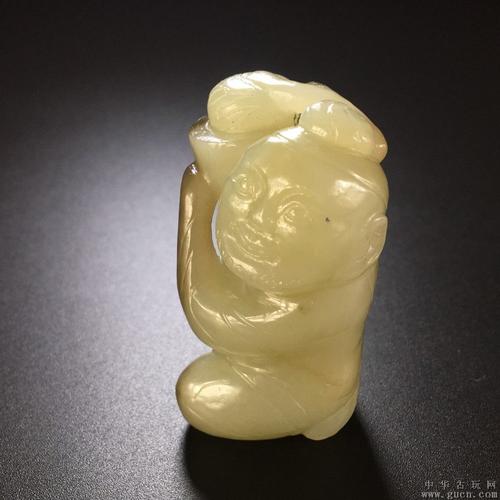 老和田玉雕(胡人献宝)把玩件