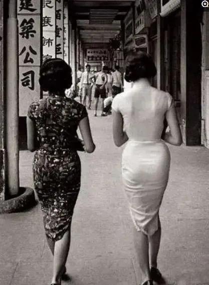 旗袍是中国传统女性服饰,被誉为我国的国粹.