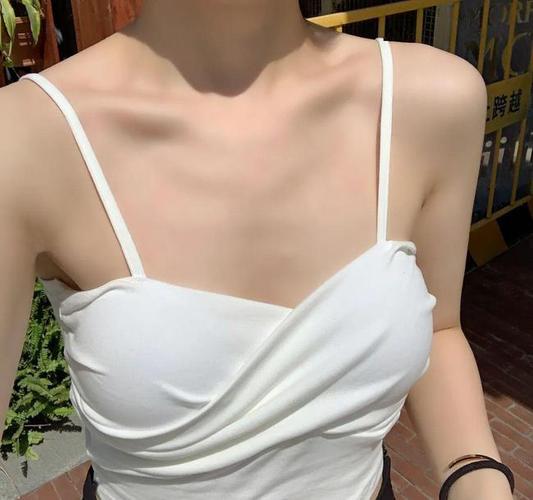 现代人又开始喜欢小胸了?看完此文乳房变美