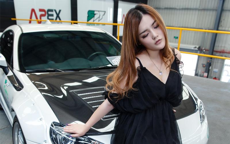 高清斯巴鲁brz改装车美女车模性感电脑壁纸(4)