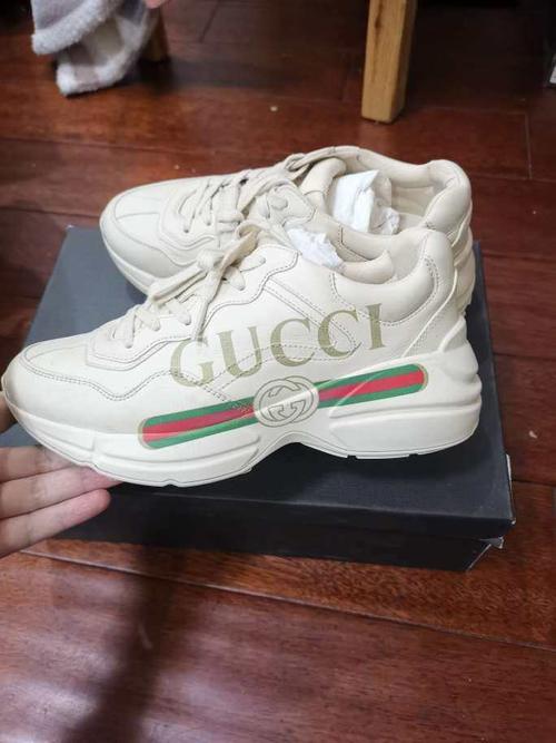 古驰女士运动鞋古驰gucci爆款女士飘带老爹鞋