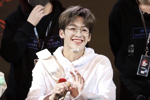 洛洛小朋友的笑容真令人心动啊7815_眉毛_何洛洛