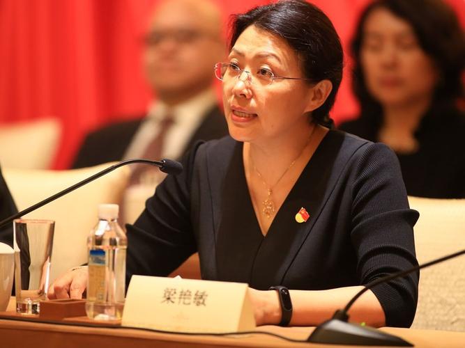 女排梁艳丈夫是谁 他先生是做什么的