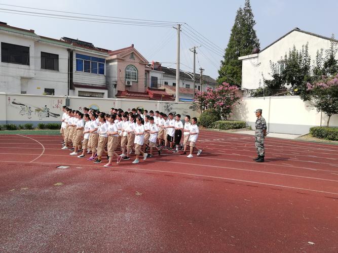 无锡市张泾中学2019国防教育