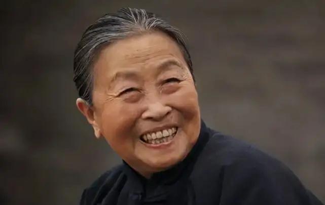 张少华身后纷扰不停,新凤霞之子吴欢再发文:真相在这里,是非要辨明