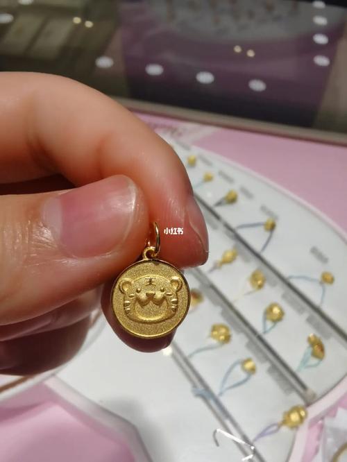 周大福小老虎吊坠_吊坠_周大福怎么样_时尚_配饰_首饰