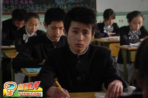 跪求冯鹏飞的照片!就是少年黄飞鸿(释小龙版)的梁宽!