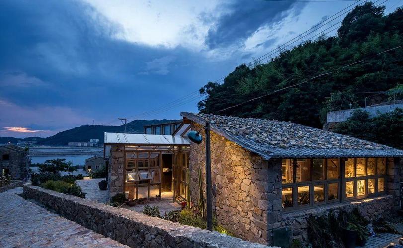 花田花地民宿位于花岗村,近大沙岙;花岗村是洞头保存较完整的古村之一