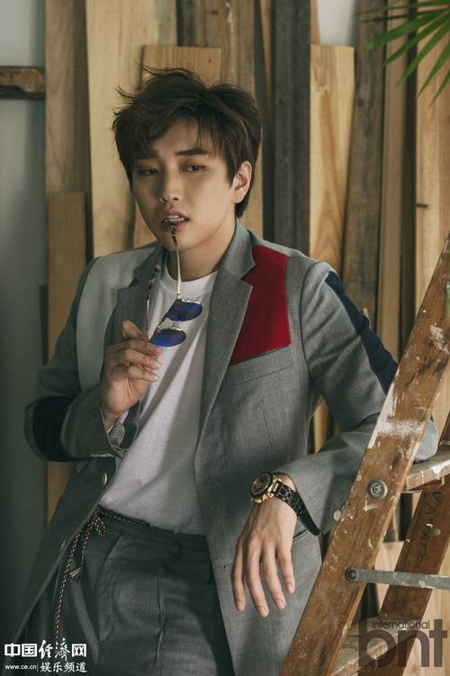 b1a4灿多拍bnt写真 阳光男孩散发轻熟魅力