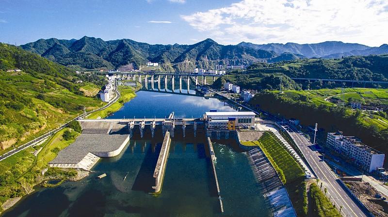 潘口水电站全景 张英阳摄