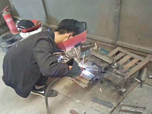 焊接学校,张家口张北氩弧焊培训技校,张家口学焊接到哪好?