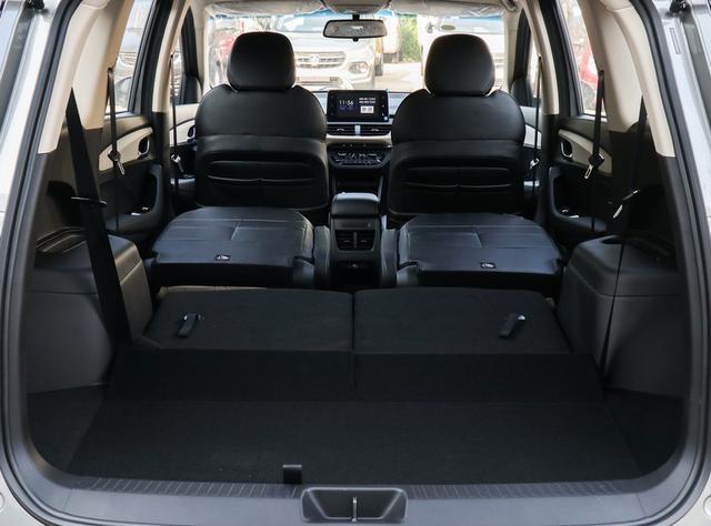 家用车真得买6座,吉利帝豪vs宝骏360