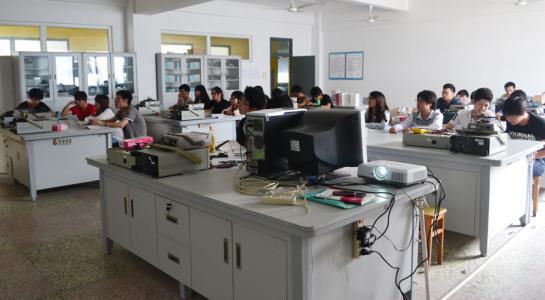 保定华中技工学校有电子技术应用专业吗?报名须知有哪些呢?