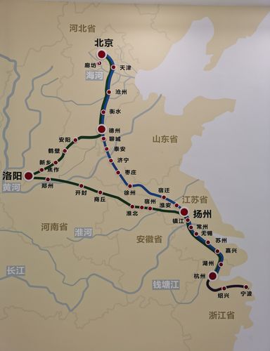 运河染绿老扬州,千载兴衰古渡幽