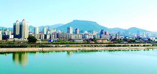 本溪市全景 郭韬 摄