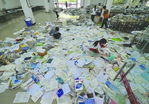 今年考完不撕书 学弟学妹快来"淘宝"